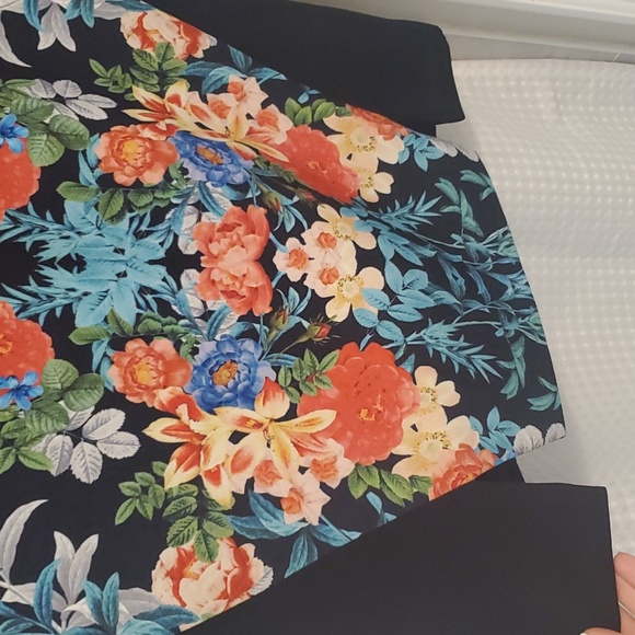 Navy blue with Floral Mini - Picture 2 of 5